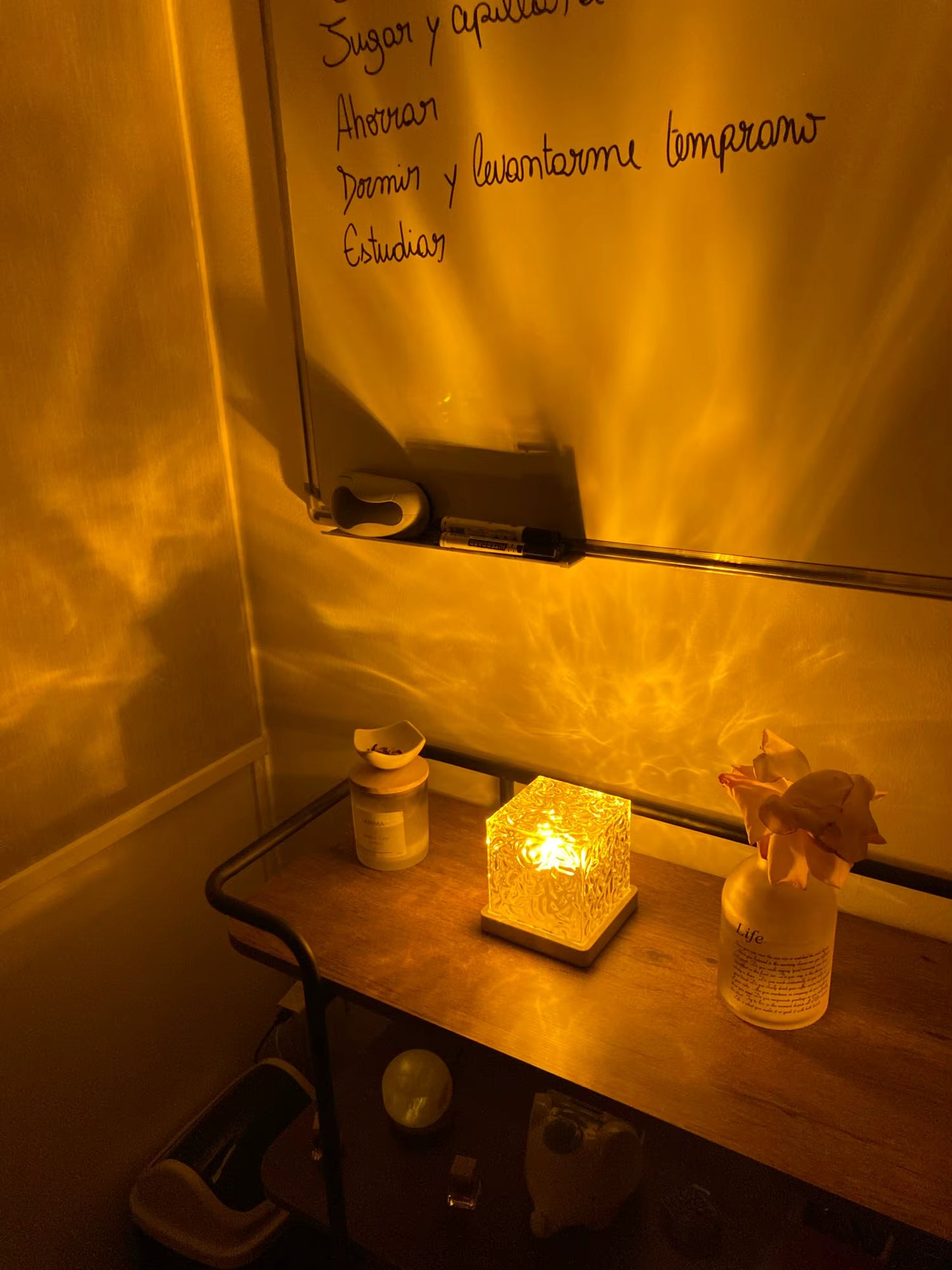 NeonHaven Cube Lamp โ The Light That Actually Helps You Decompress